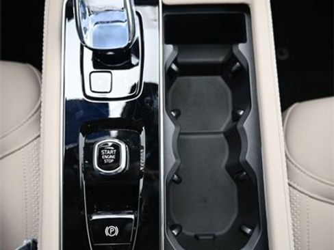 New 2026 Volvo XC90 B6 Core image 11