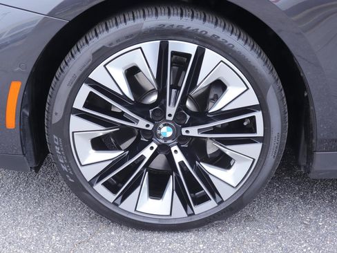 Certified 2025 BMW 530i image 37