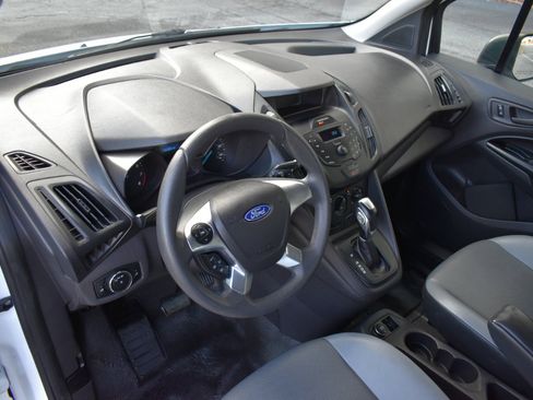 Used 2018 Ford Transit Connect XL image 10