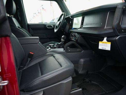 New 2025 Ford Bronco Badlands image 8