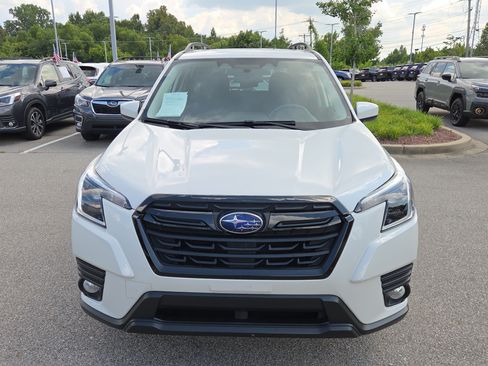 Used 2023 Subaru Forester Premium AWD/4WD image 8