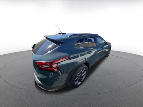 Used 2025 Chevrolet Trax LT image 9