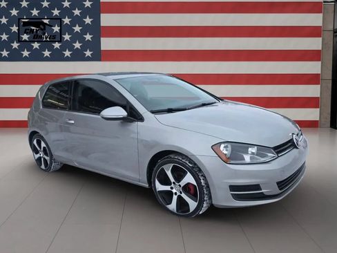 Used 2016 Volkswagen Golf S FWD image 3