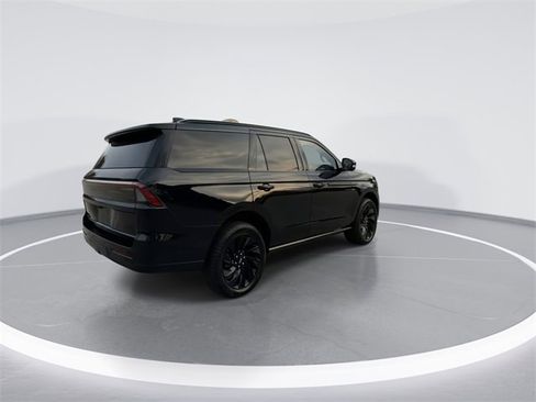 New 2025 Lincoln Navigator Reserve w/ Jet Appearance Package image 8