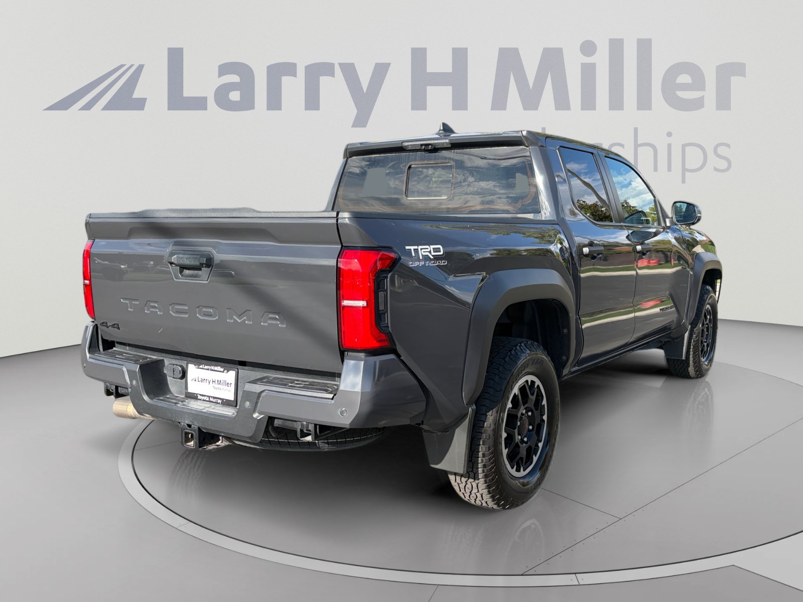 Used 2024 Toyota Tacoma TRD Off-Road w/ TRD Off Road Premium Package AWD/4WD image 5