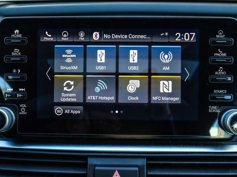 Used 2018 Honda Accord Touring image 9