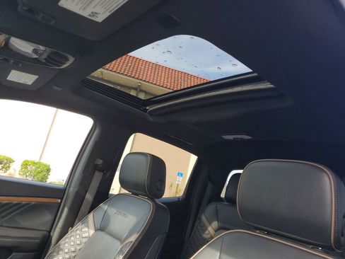 Used 2023 GMC Canyon Denali w/ Denali Black Edition image 27