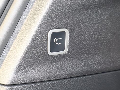 New 2026 Chrysler Pacifica Select image 21