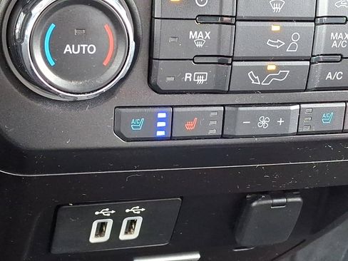 Used 2017 Ford F150 Lariat RWD image 29