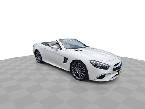 Used 2017 Mercedes-Benz SL 550 image 2