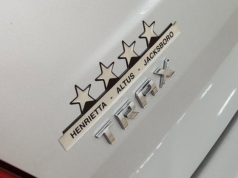 Used 2022 Chevrolet Trax LS w/ Tint and Cruise Package image 26