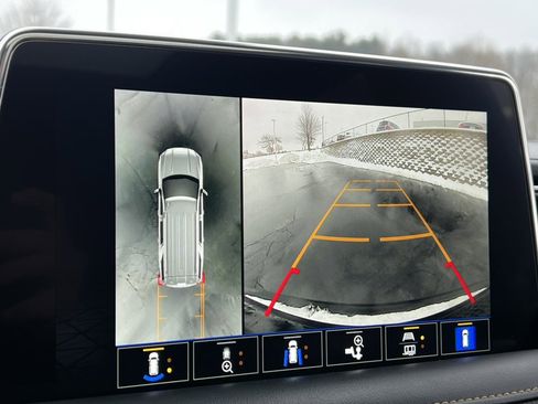 Used 2023 GMC Yukon AT4 w/ AT4 Premium Package image 29