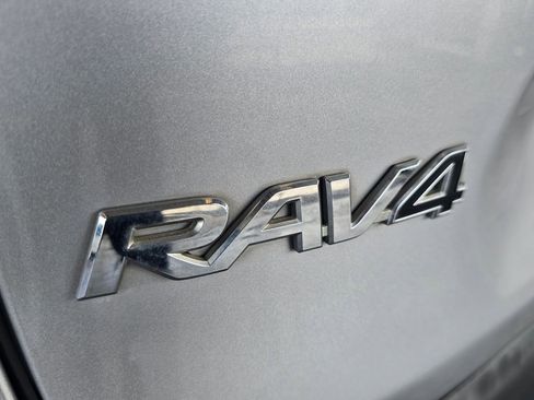 Used 2021 Toyota RAV4 Limited image 25