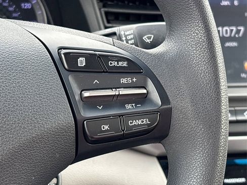 Used 2019 Hyundai Elantra SEL image 28