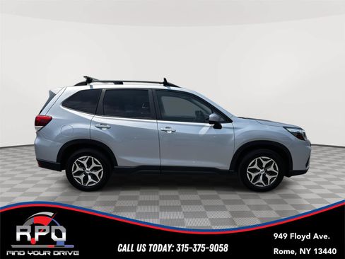 Used 2019 Subaru Forester Premium AWD/4WD image 6