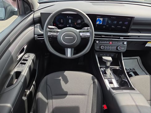 Certified 2026 Hyundai Tucson SE FWD image 9