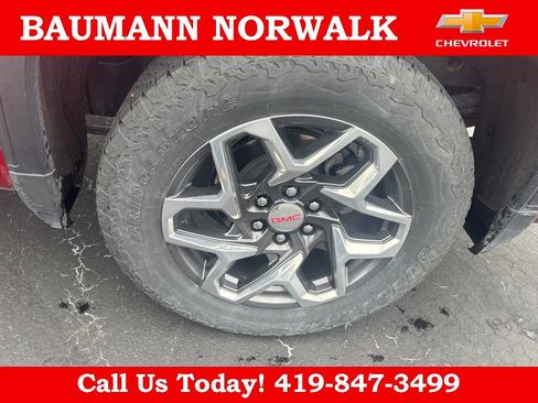 Used 2023 GMC Sierra 1500 SLT w/ SLT Premium Package AWD/4WD image 14