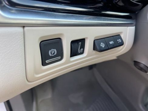 Used 2024 Cadillac XT6 Premium Luxury w/ Technology Package FWD image 18