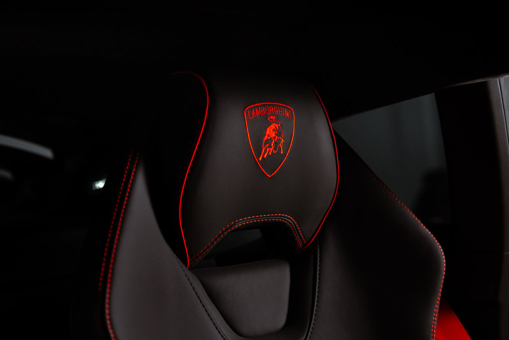 Used 2021 Lamborghini Huracan EVO RWD image 28