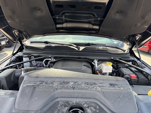 New 2026 RAM 2500 Laramie AWD/4WD image 30