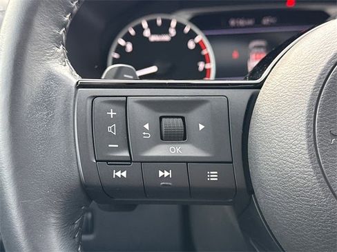 Used 2023 Nissan Rogue SV w/ SV Premium Package image 31