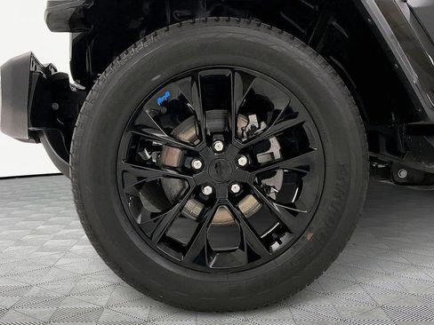 Used 2023 Jeep Wrangler Unlimited Sahara image 25