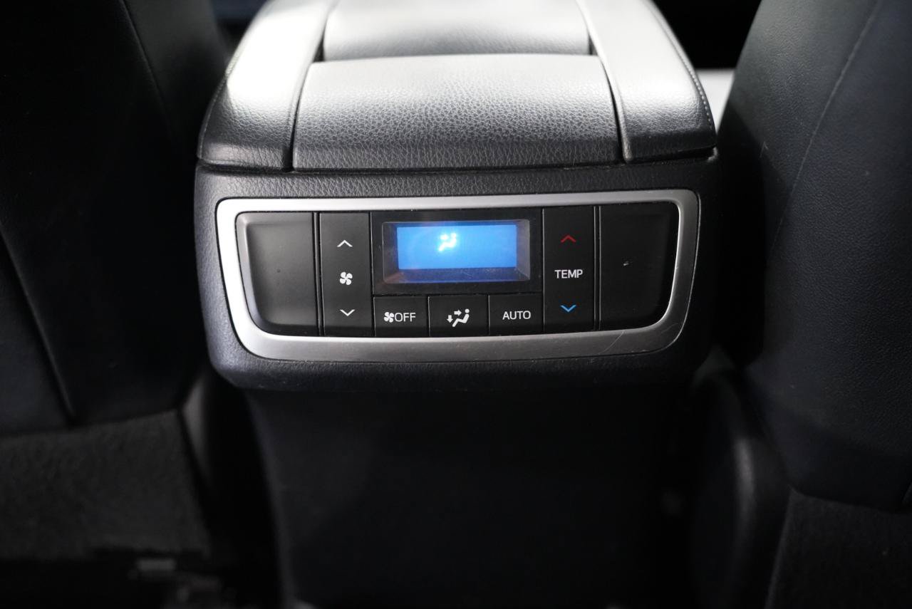 Used 2017 Toyota Highlander XLE AWD/4WD image 35