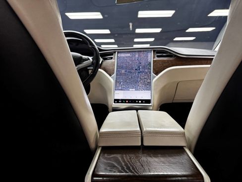 Used 2017 Tesla Model X 75D image 38