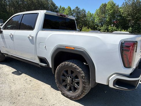 Used 2024 GMC Sierra 2500 AT4 w/ AT4 Premium Plus Package AWD/4WD image 10