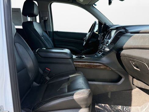 Used 2019 Chevrolet Suburban LT image 15