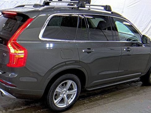 Used 2018 Volvo XC90 T5 Momentum image 2