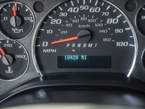 Used 2024 GMC Savana 2500 w/ Driver Convenience Package RWD image 37