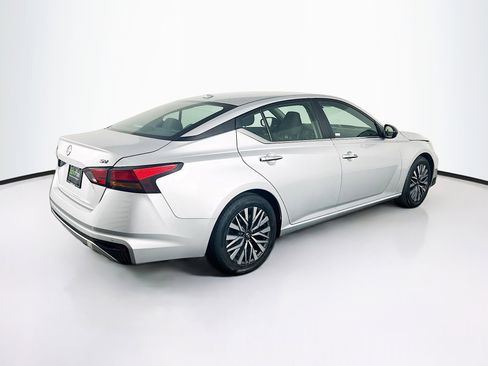 Used 2024 Nissan Altima 2.5 SV image 9