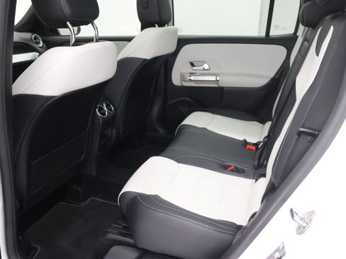 Used 2022 Mercedes-Benz GLB 35 AMG 4MATIC image 35