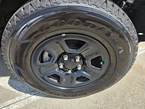 Used 2023 Jeep Wrangler Unlimited Sport AWD/4WD image 2