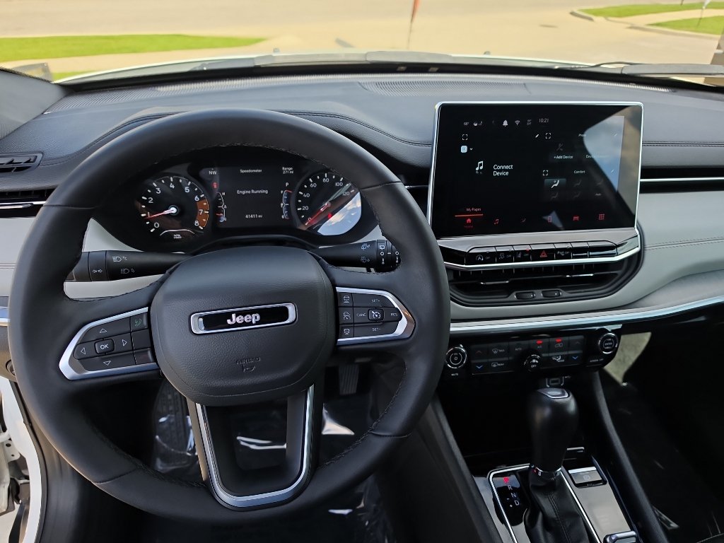 Used 2025 Jeep Compass Limited AWD/4WD image 9