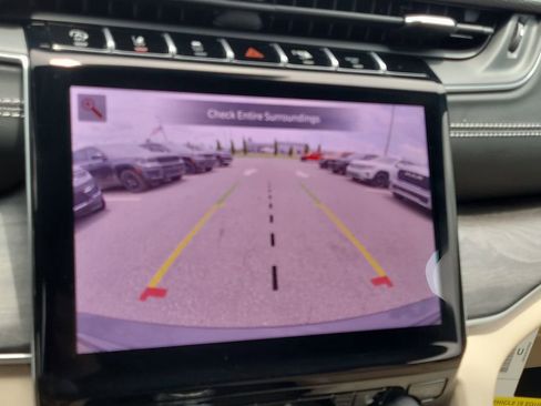 New 2025 Jeep Grand Cherokee Limited w/ Trailer Tow Package image 25