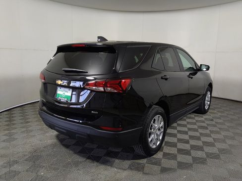 Used 2022 Chevrolet Equinox LS w/ LS Convenience Package image 9