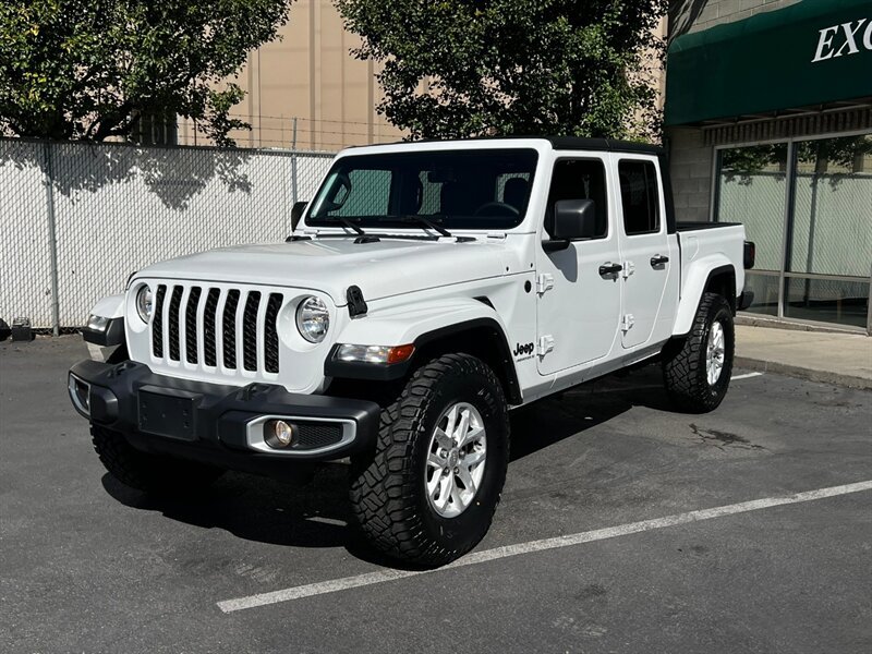 Used 2023 Jeep Gladiator Sport AWD/4WD image 3