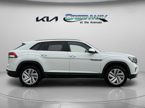 Used 2020 Volkswagen Atlas Cross Sport SE w/ Panoramic Sunroof Package image 7