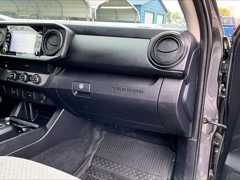 Used 2020 Toyota Tacoma SR w/ SR Convenience Package image 18