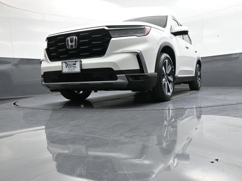 Used 2024 Honda Pilot Touring image 28