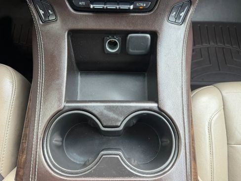 Used 2015 Chevrolet Suburban LT AWD/4WD image 21