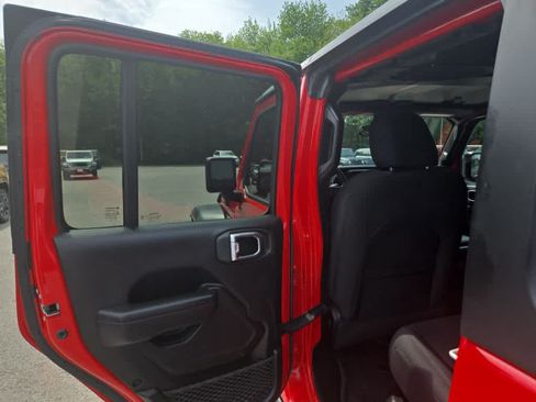 Used 2023 Jeep Wrangler Unlimited w/ Cold Weather Group AWD/4WD image 30