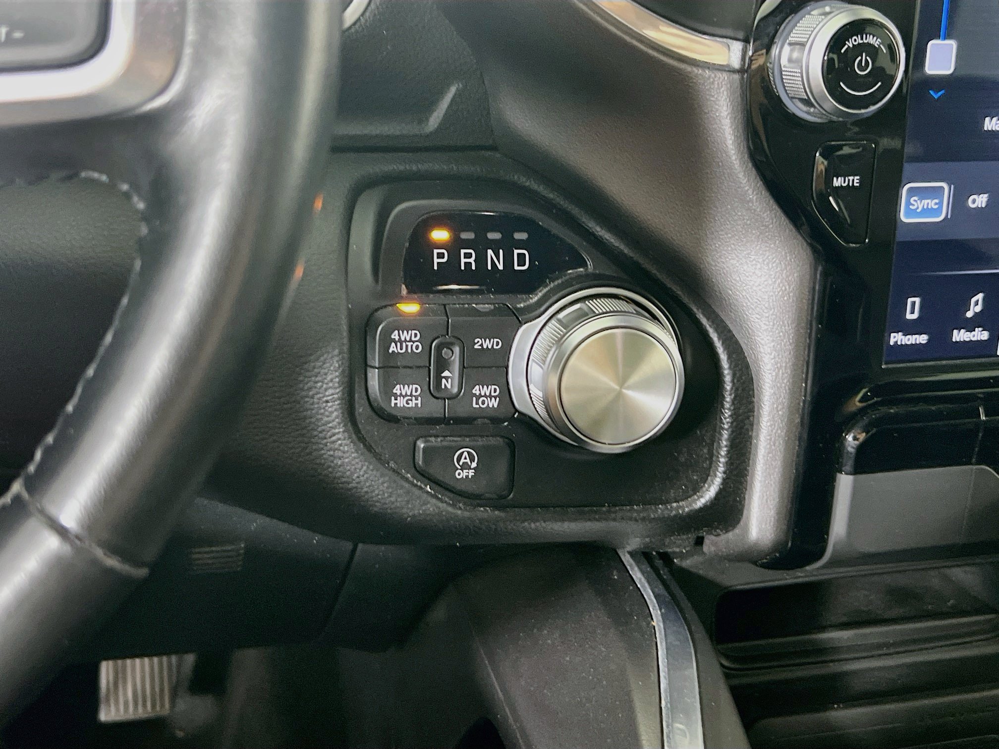 Used 2023 RAM 1500 Laramie AWD/4WD image 17