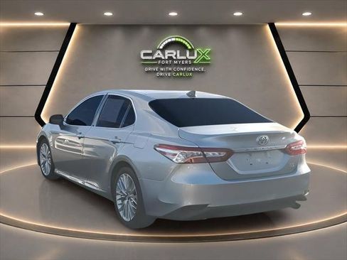 Used 2019 Toyota Camry XLE FWD image 3