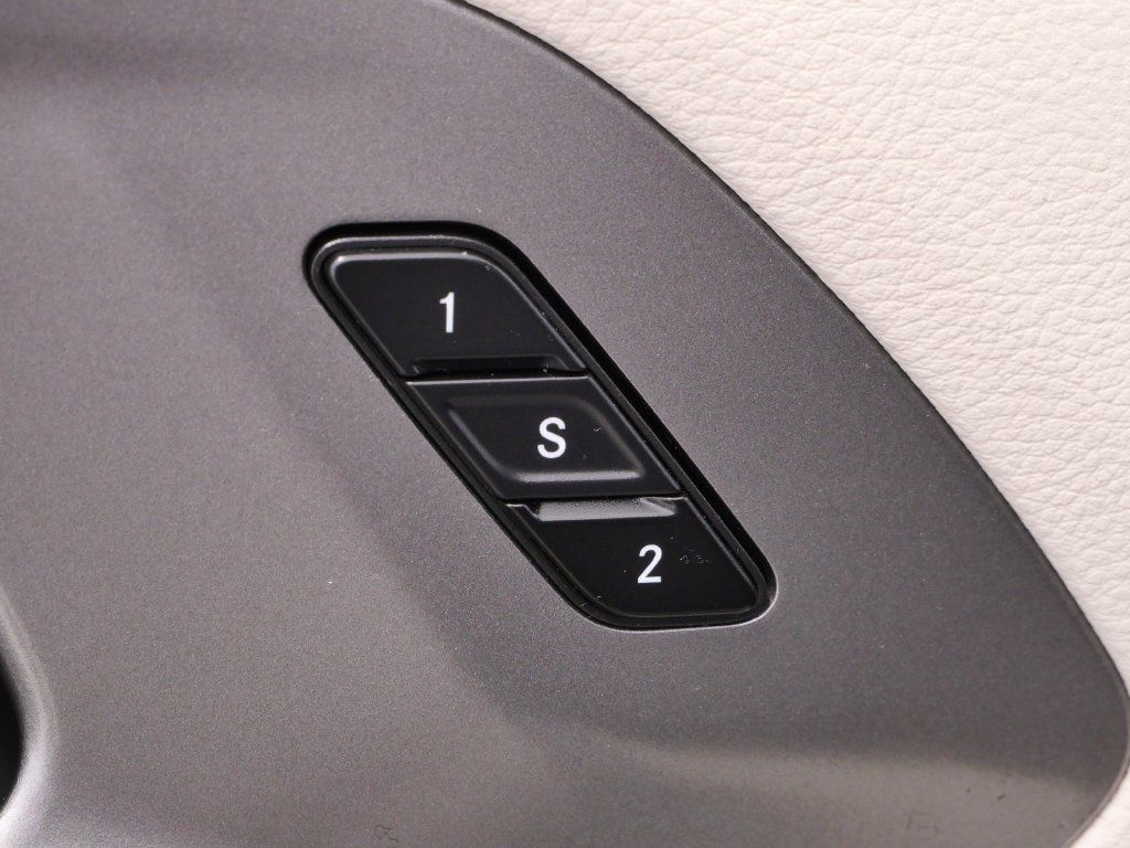 Certified 2023 Chrysler Pacifica Touring-L FWD image 21
