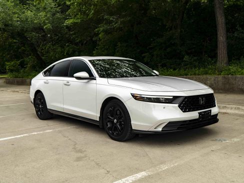 Used 2024 Honda Accord EX-L image 2