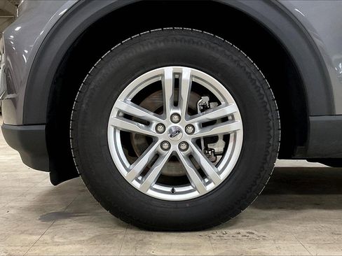 Certified 2023 Ford Explorer XLT w/ Equipment Group 202A image 9