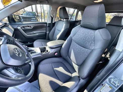 Used 2023 Toyota RAV4 XLE image 20